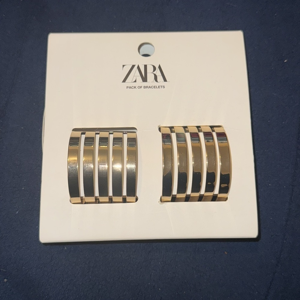 Zara Golden Pack of Two Metal Rigid Striped Armbands.New With Tags - Picture 6 of 8
